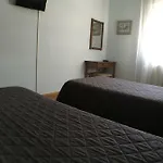 Guest house ** Ec Leon