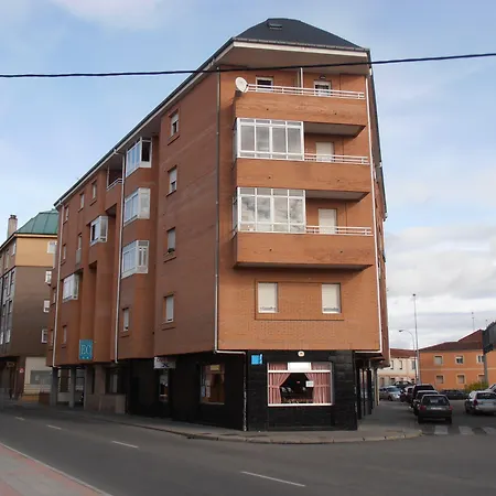 ** Ec 3* Leon