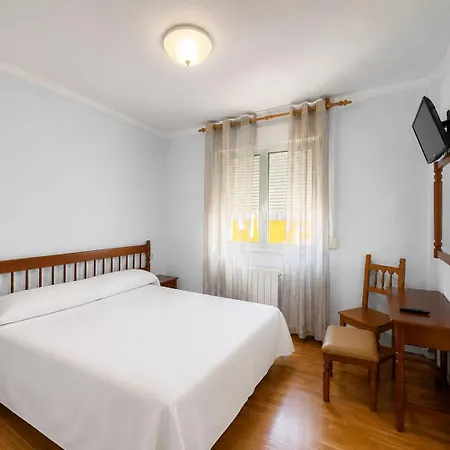 ** Ec 3* Leon