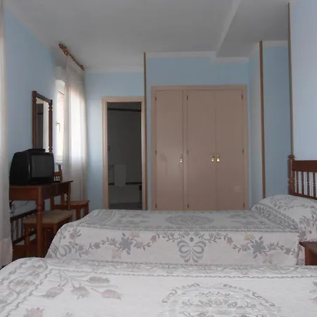 ** Ec Vendégház León