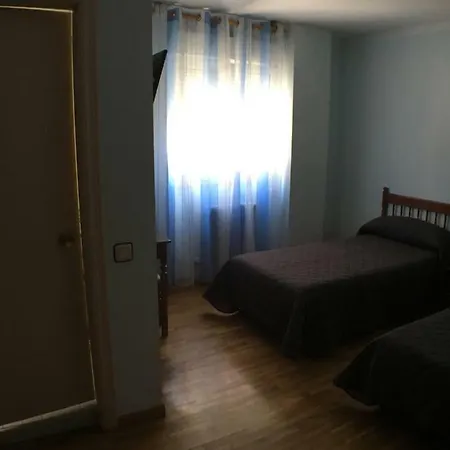 ** Ec Vendégház León