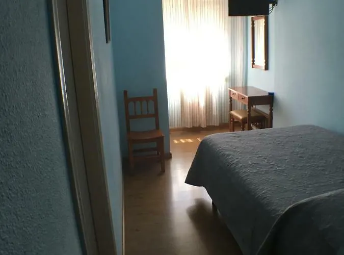 ** Ec 招待所 莱昂