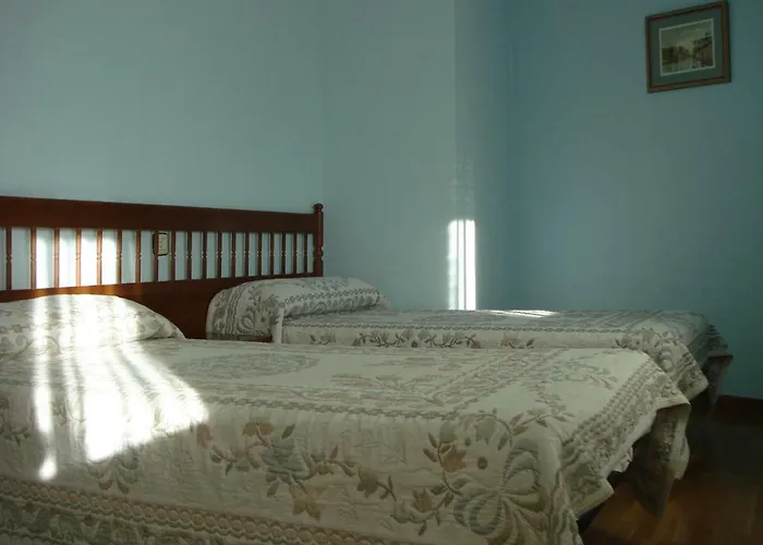 招待所 ** Ec 莱昂